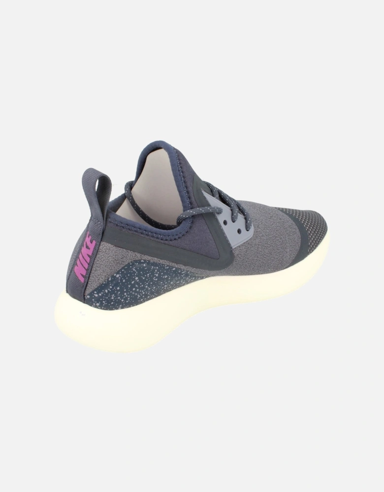 Womens Lunarcharge Essential 923620 405