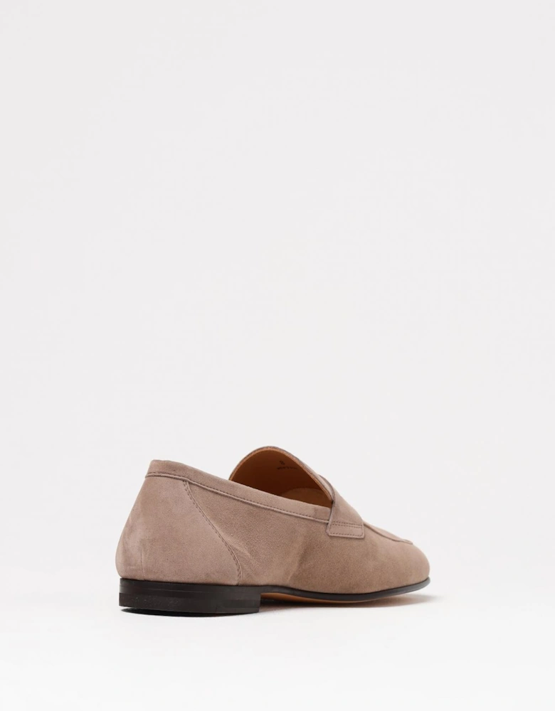Timeless Suede Loafers: Comfortable Versatile Footwear