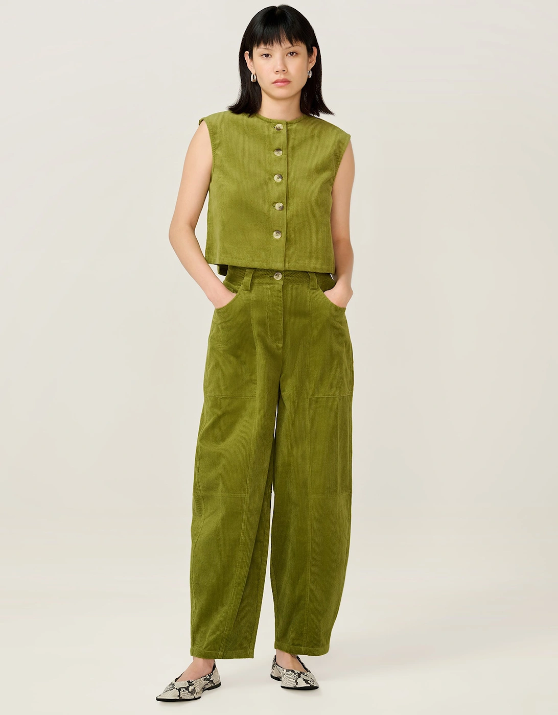 Kai Cord Trouser in Moss Green