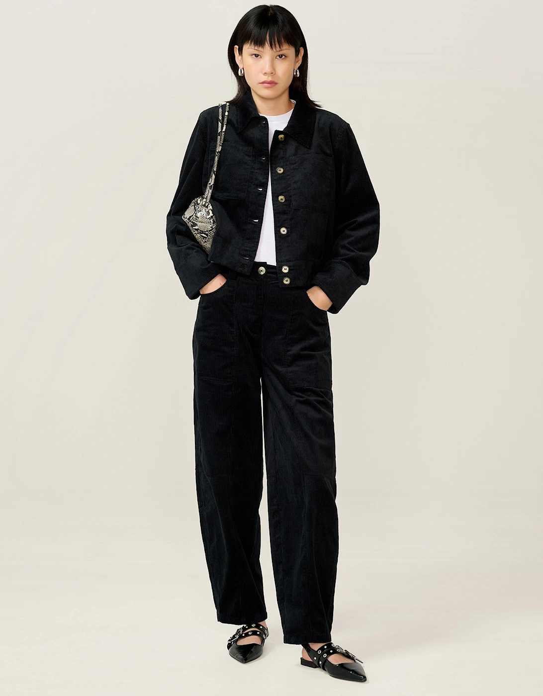 Omnes Women's Black Millie Cord Jacket In - : 14 L