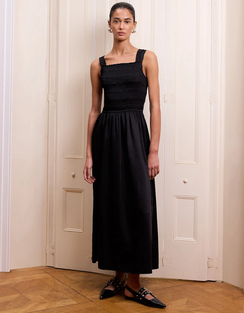 Storm Dress in Black