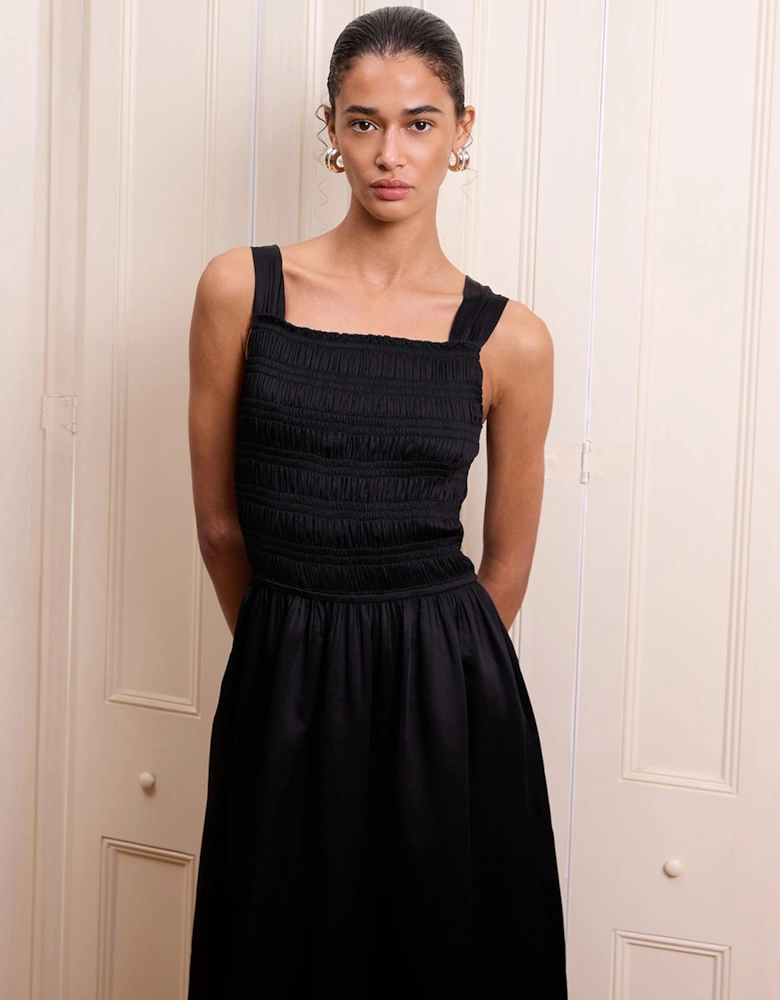 Storm Dress in Black