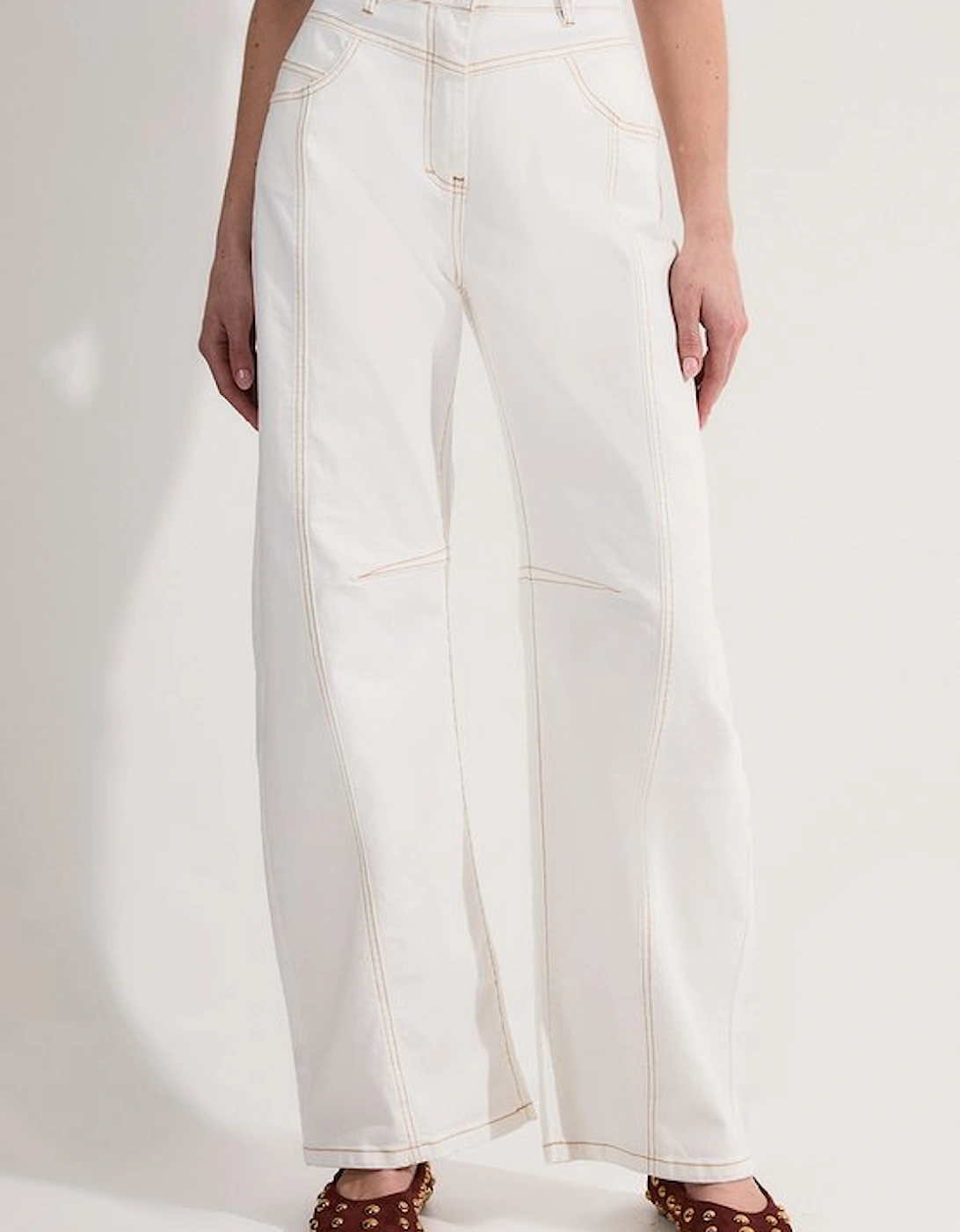 Contrast Stitch Detail Barrel Leg Denim Jean