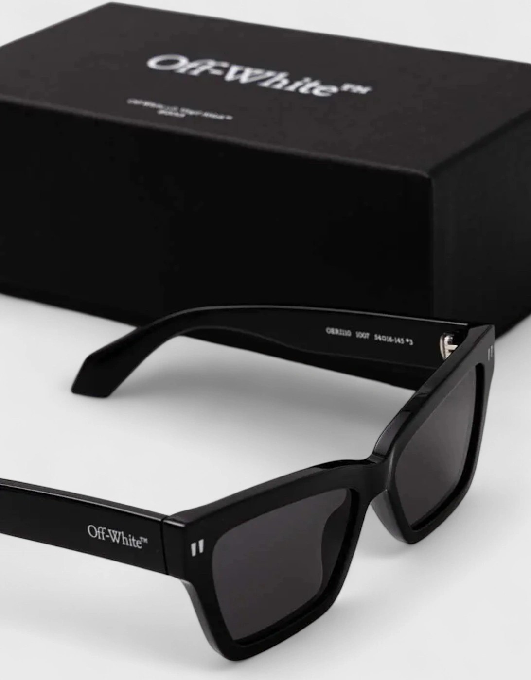 Cincinnati Square Sunglasses Black/Dark