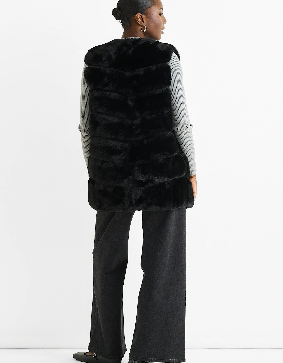 Black Diagonal Cut Sleeveless Faux Fur Gilet
