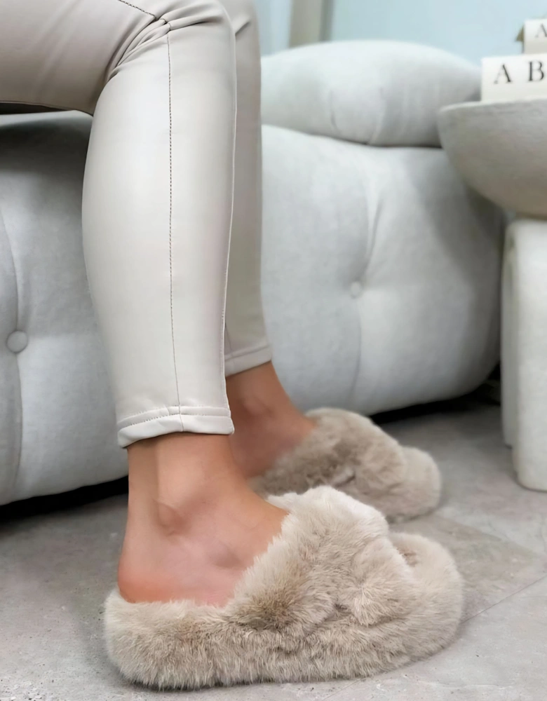 Soft Plush Kiss Slipper Sliders