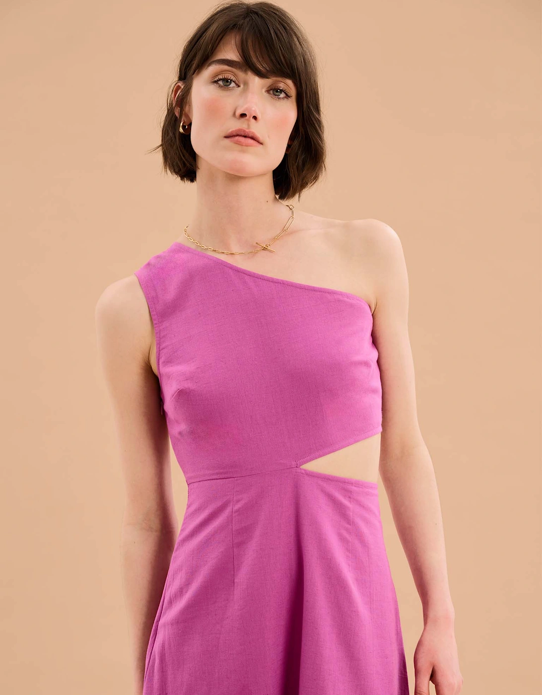 Evaline One Shoulder Dress in Magenta