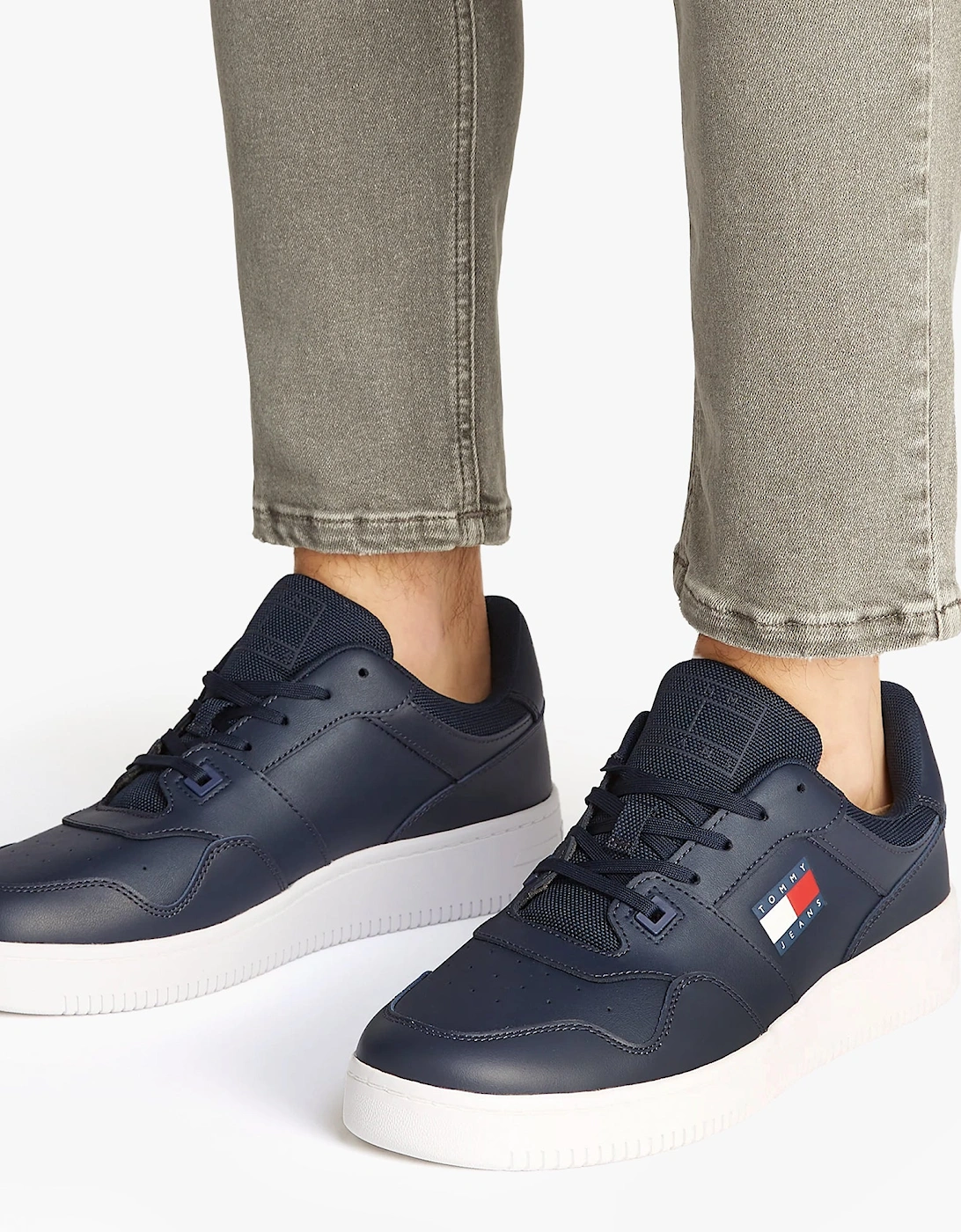 RETRO ESSENTIAL BASKETBALL Mens Trainers Dark Night Navy