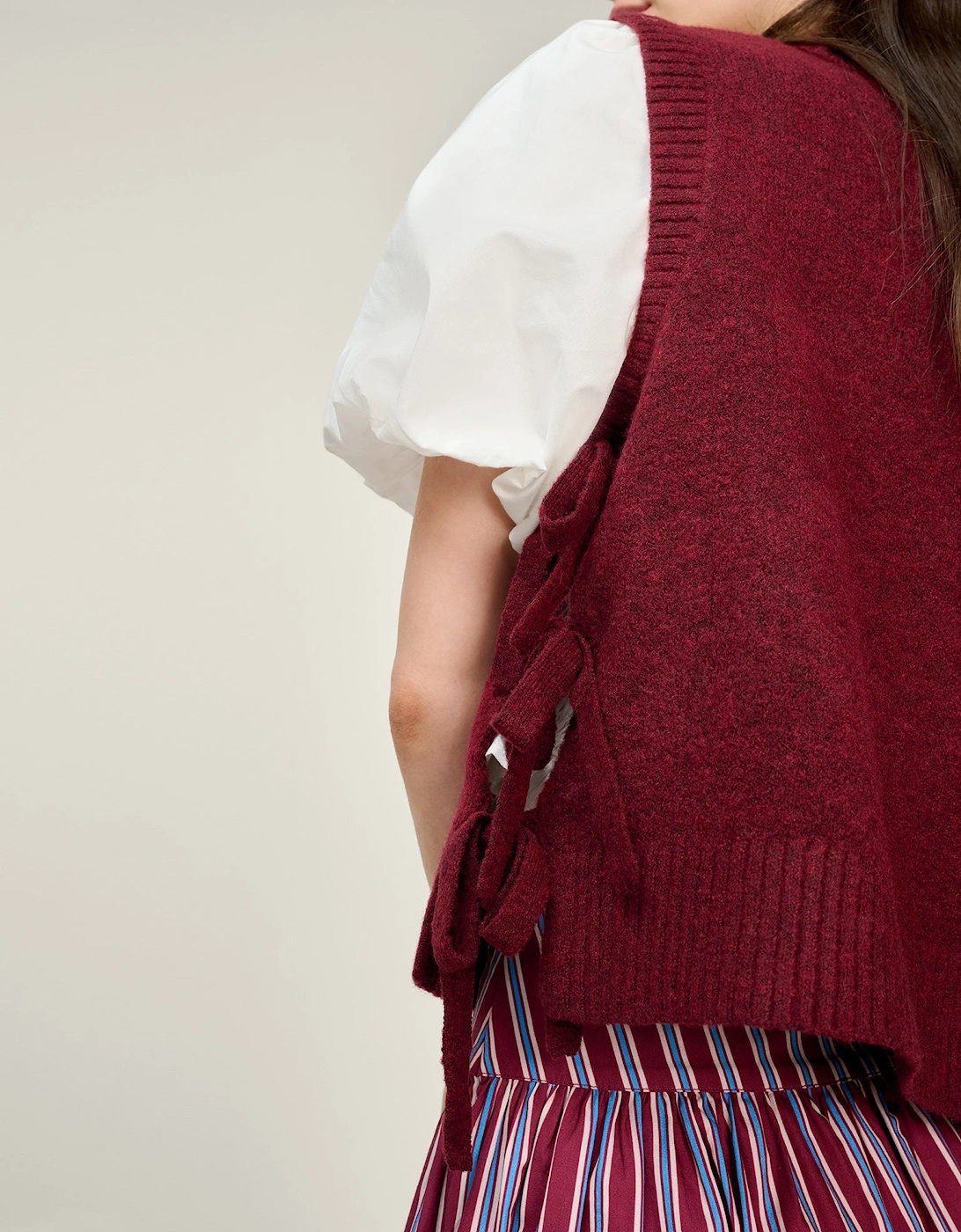 Rufus Bow Side Vest in Merlot