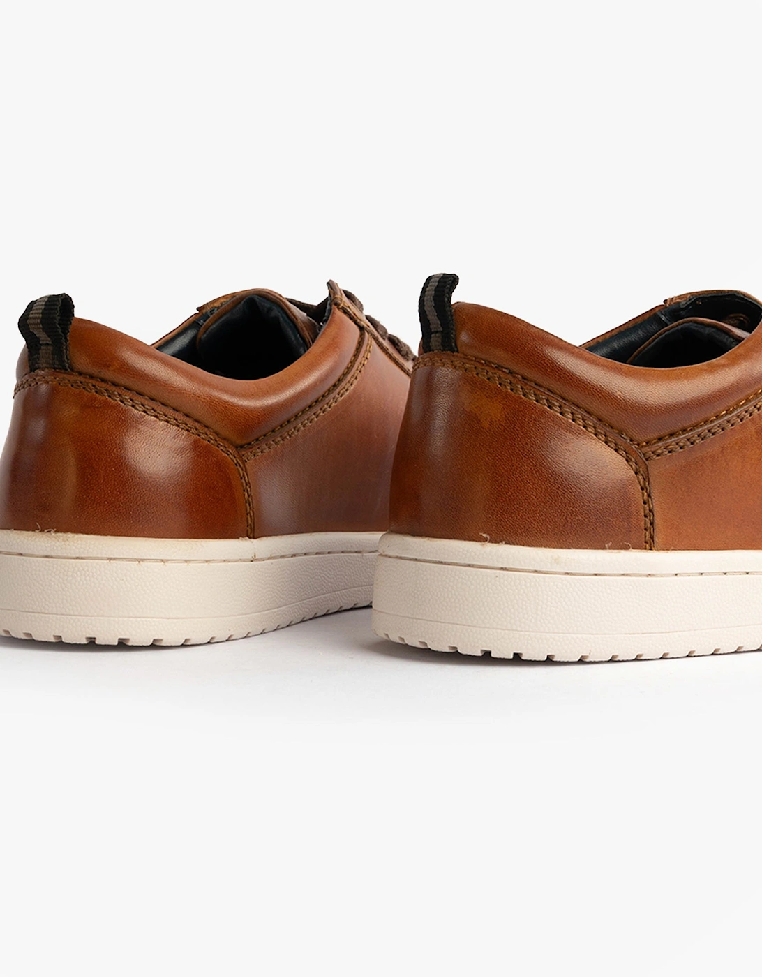 M799BT Mens Trainers Tan