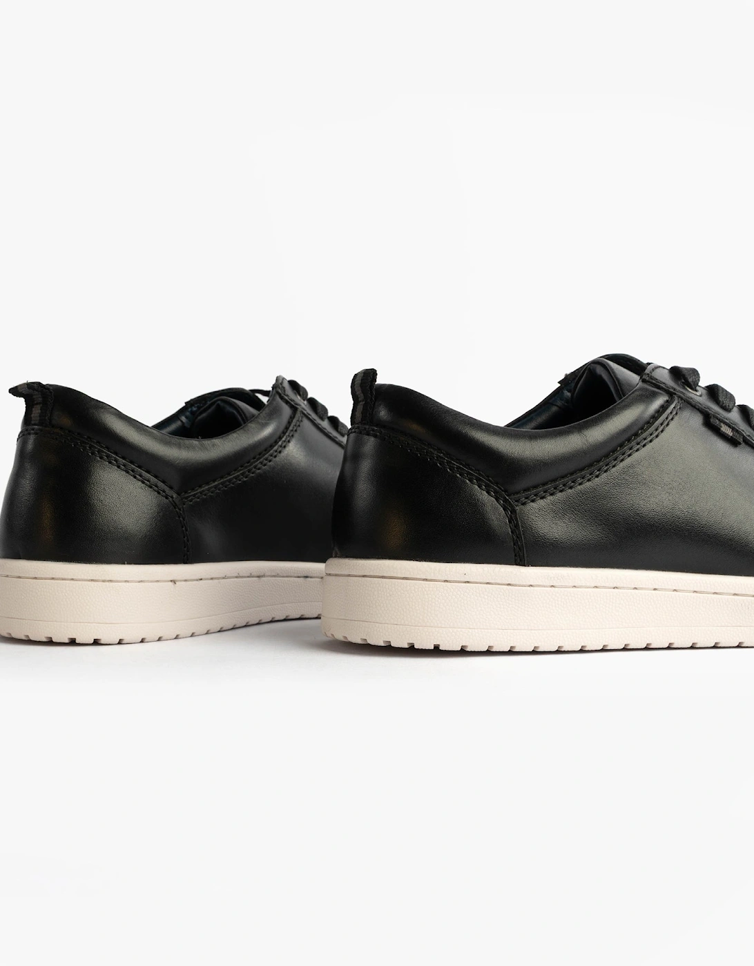 M799A Mens Trainers Black