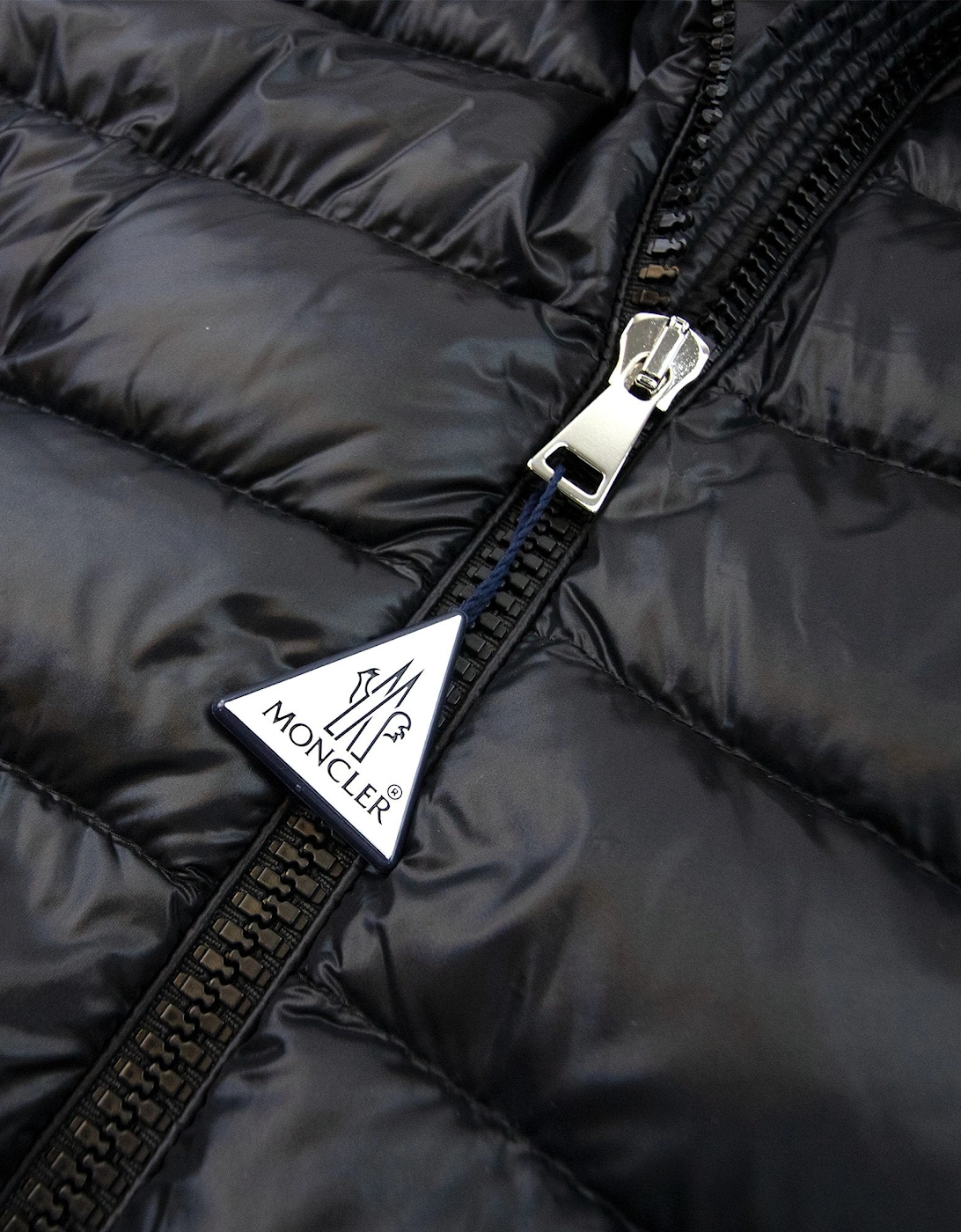 Moncler Women Dalles Short Down Jacket Black 999