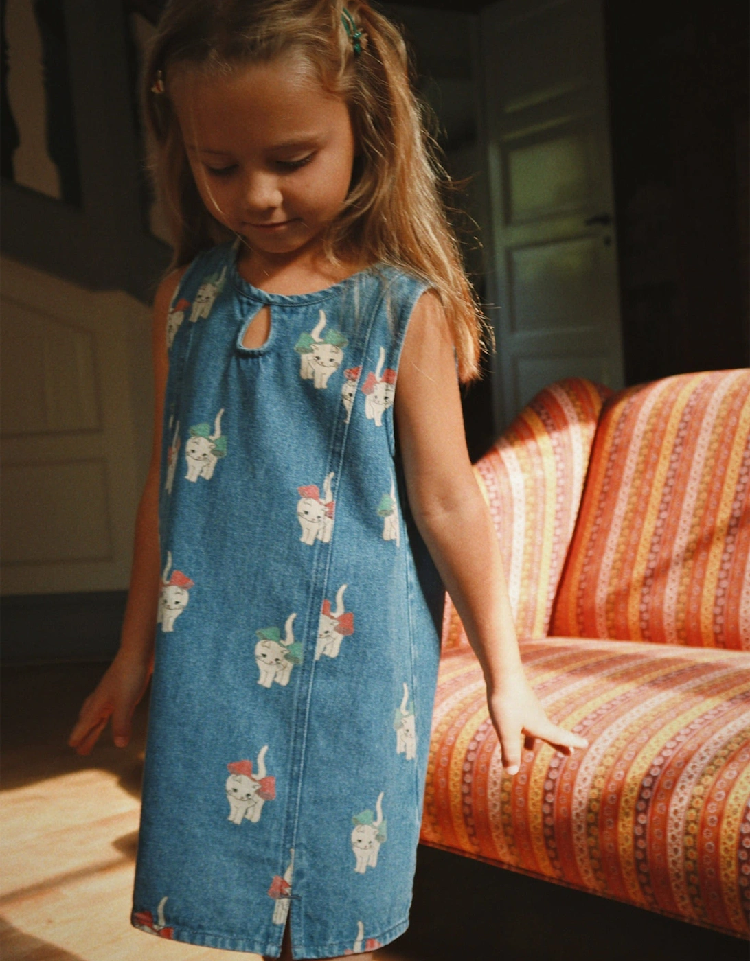 Konges Sløjd Girls Magot Bow Kitty Denim Dress in Blue