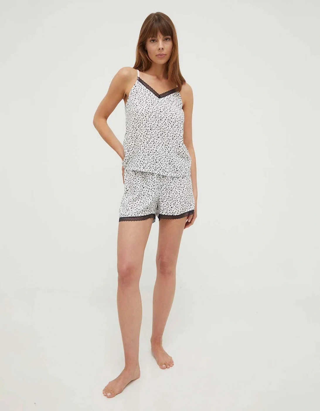 WOVEN SHORT PRINT Womens Shorts Feather Print Ecru