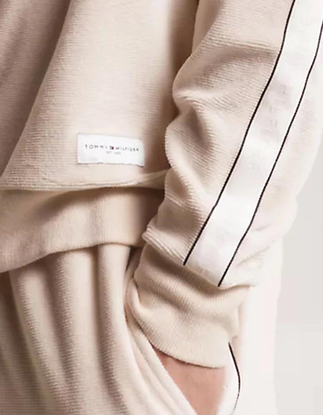 TH ESTABLISHED Mens Velour Lounge Sweatshirt Cashmere Creme