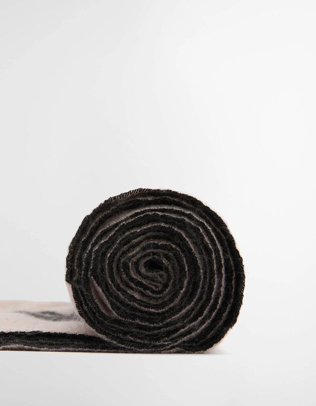 Milla Logo Womens Scarf - Oat/Black