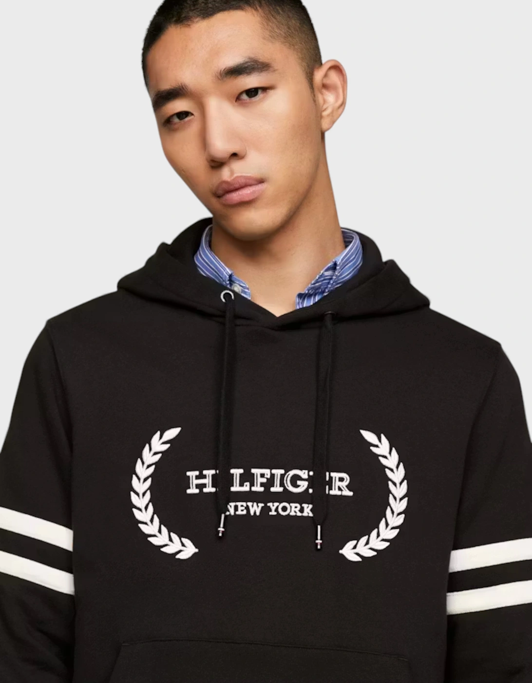 Laurel Monotype Hoodie Black