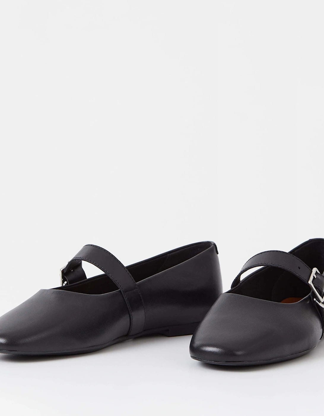 Jolin Buckle Leather Ballet Flats