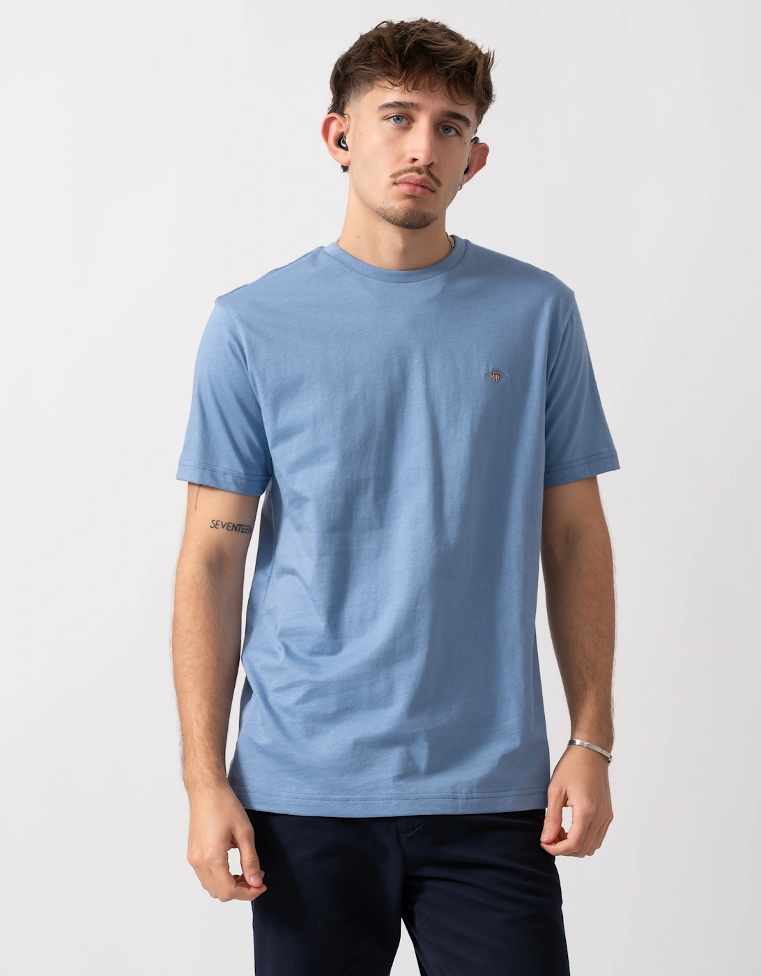 Gant Men's Blue Regular Fit Short Sleeve Shield Logo T-Shirt - 430 Faded Denim - : 44 Xxl