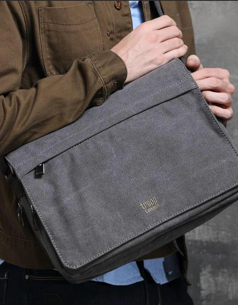 TRP0240 Classic Canvas Laptop Messenger Bag - 16.5 Diagonally