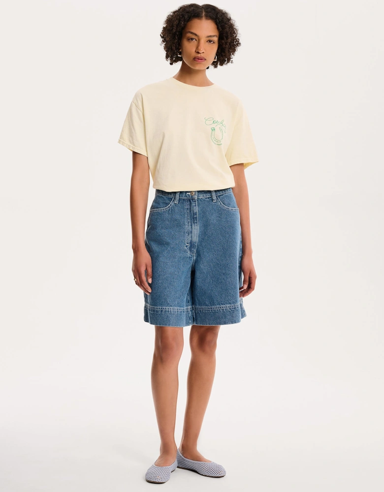 Robbie Shorts in Mid Wash