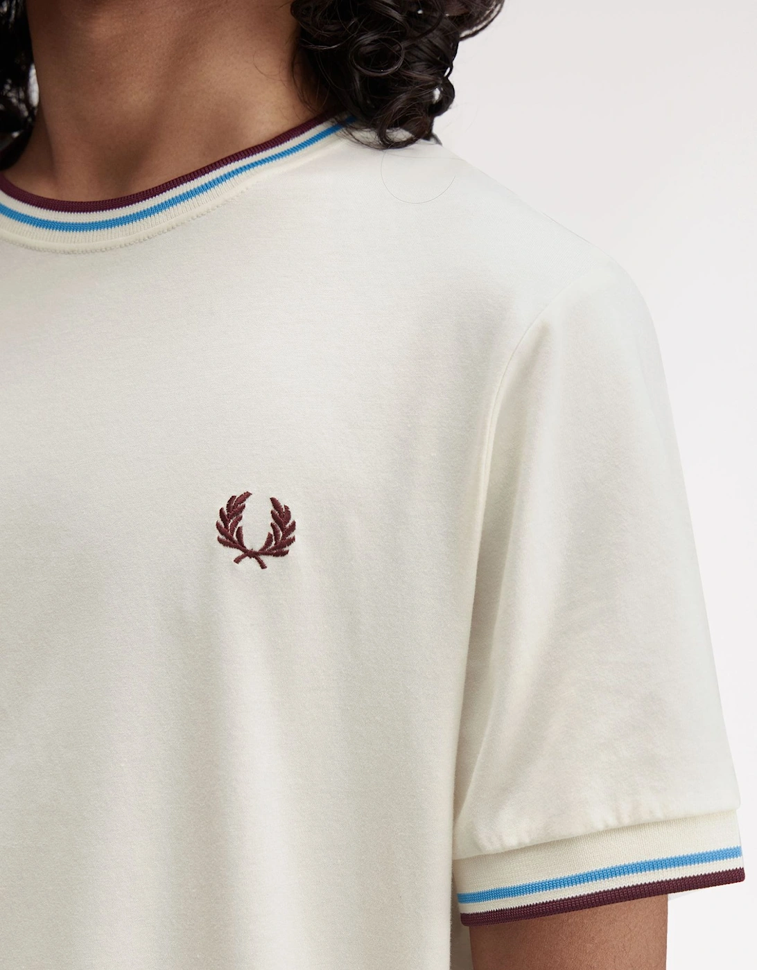 M1588V Twin Tipped T-Shirt - Ecru/Court Blue/Oxblood