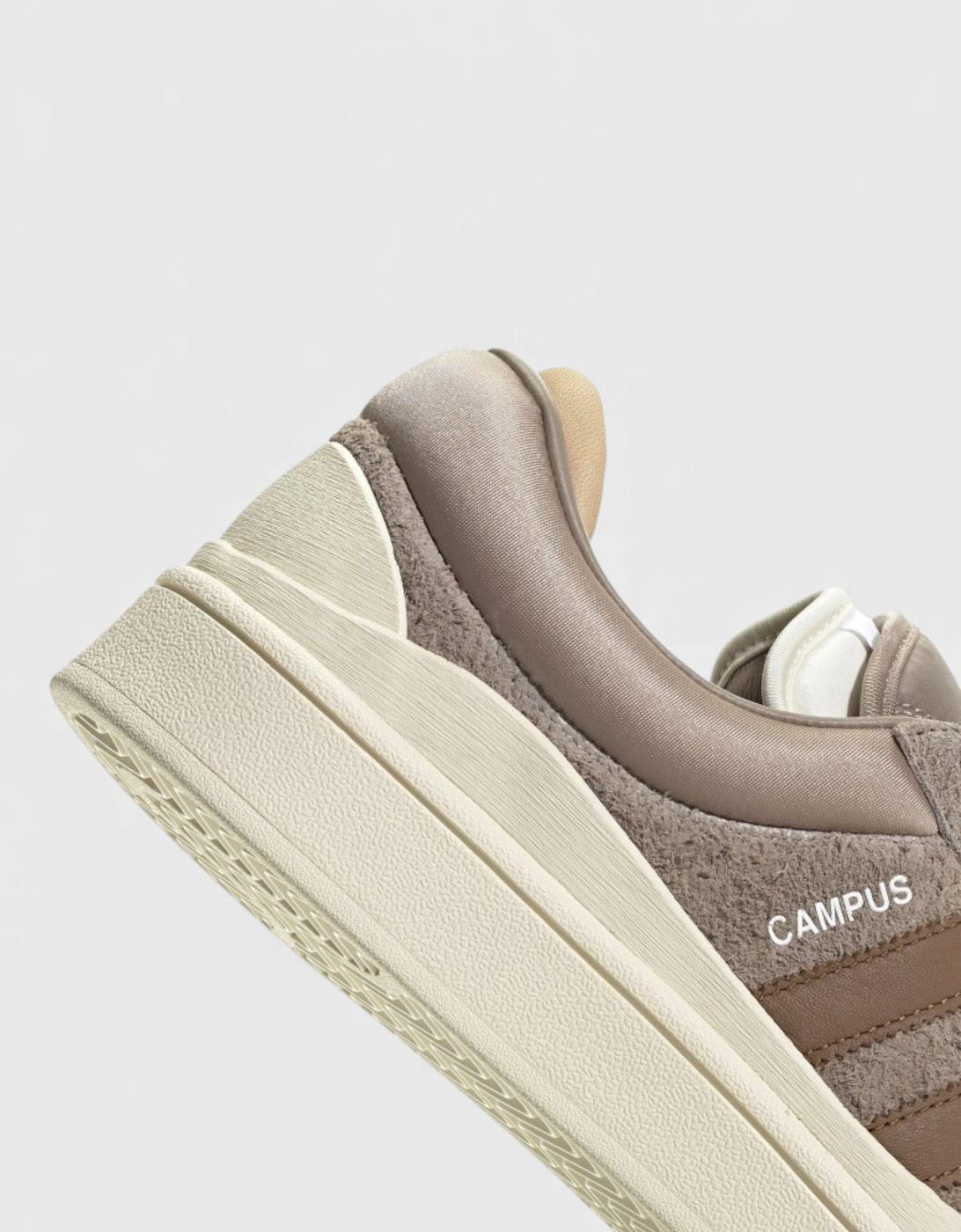 Campus Light Bad Bunny Chalky Brown