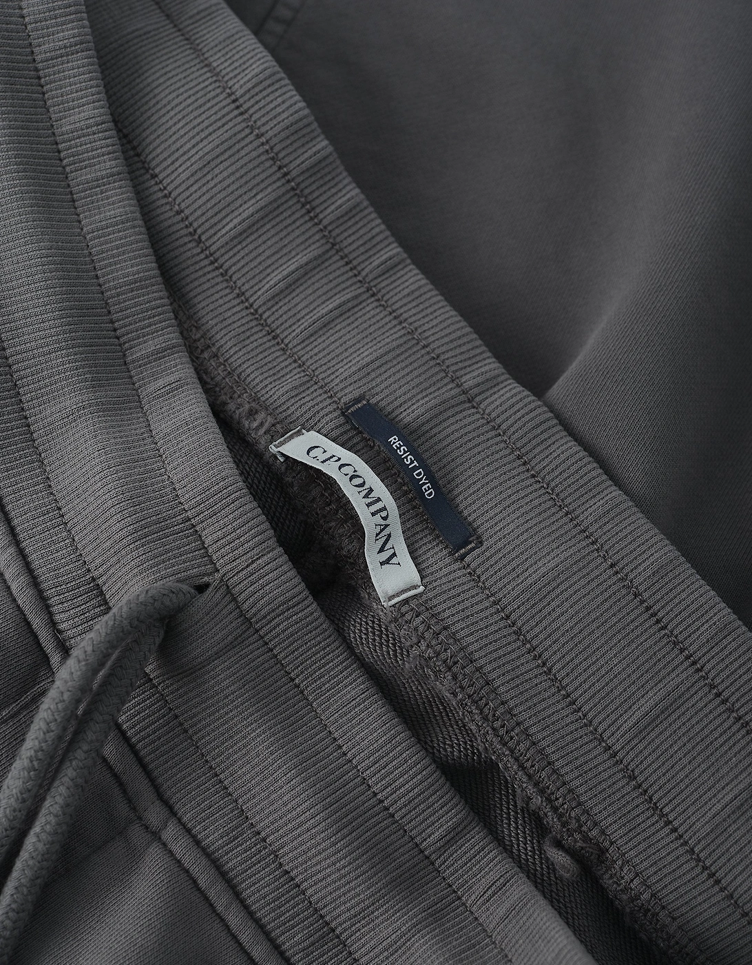 DIAGONAL FLEECE SHORTS