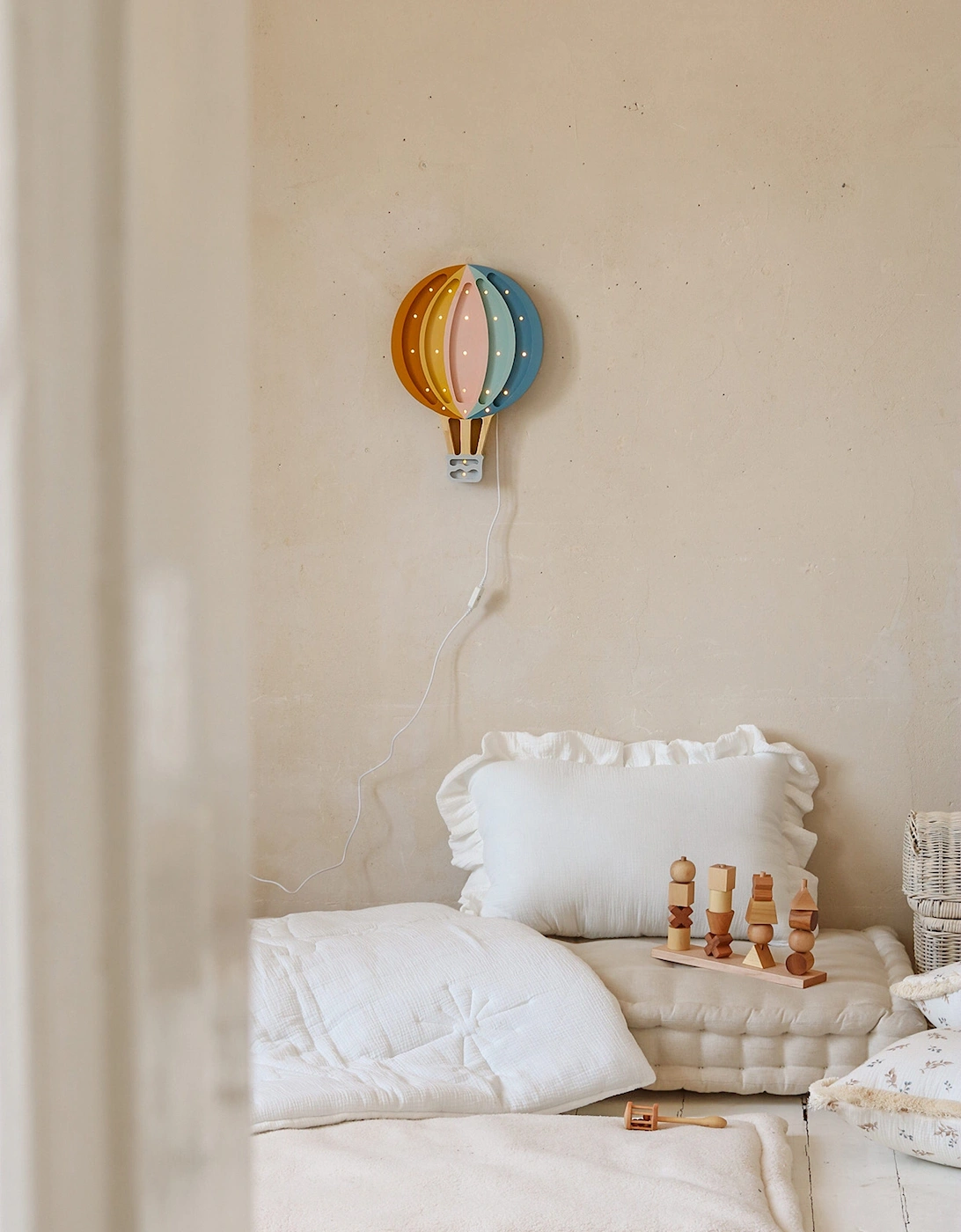 Little Lights Hot Air Balloon Lamp in Multicolour (39x27.5x5.5 cm)