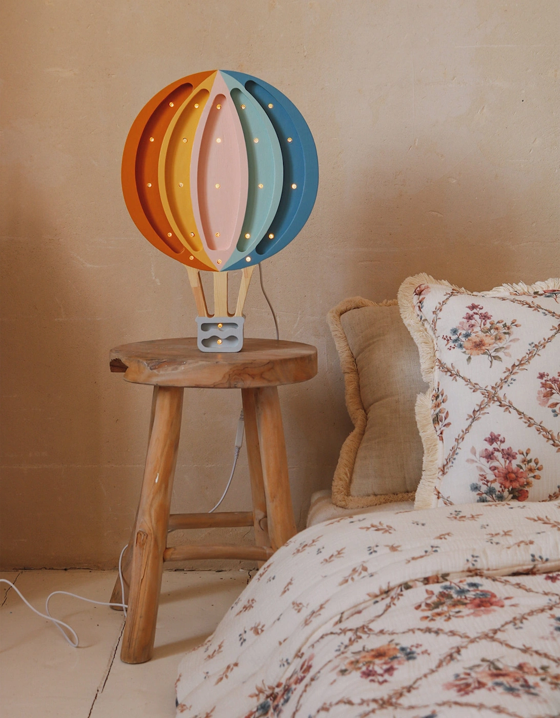 Little Lights Hot Air Balloon Lamp in Multicolour (39x27.5x5.5 cm)