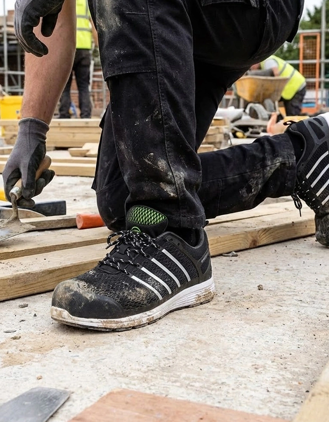 MOTION Mens Trainers Black