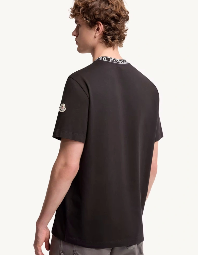 BRANDED NECK T SHIRT