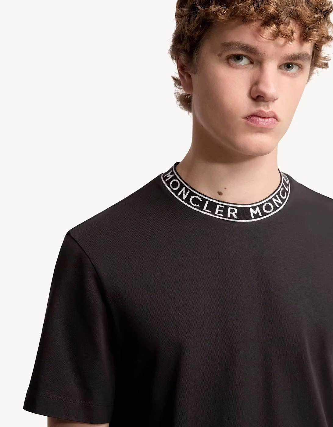 BRANDED NECK T SHIRT