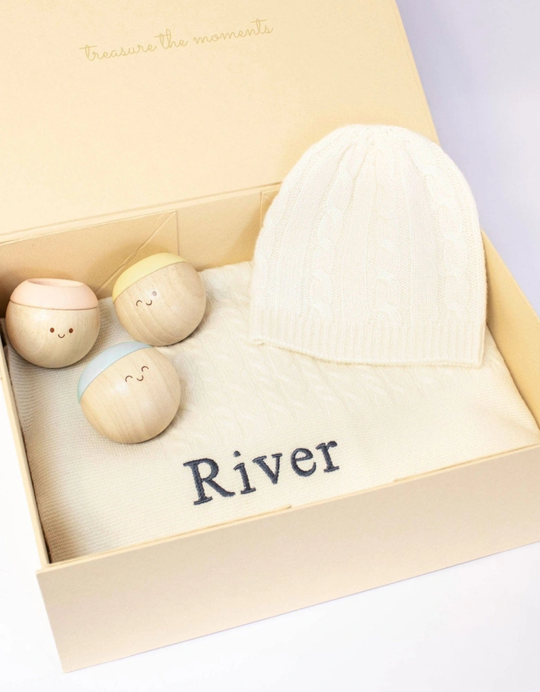 CABLE KNIT CASHMERE AND SENSORY BALLS - IVORY