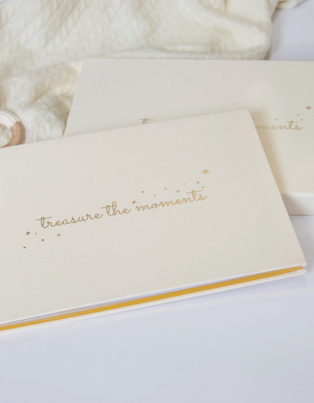 HELLO BABY GENDER NEUTRAL GIFT SET