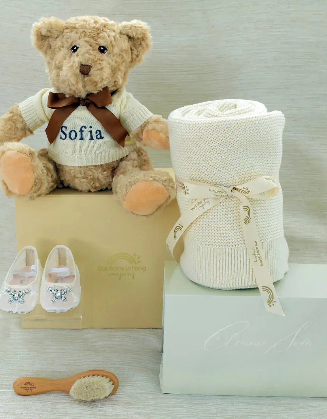 X ARUNA SETH IVORY GIFT SET