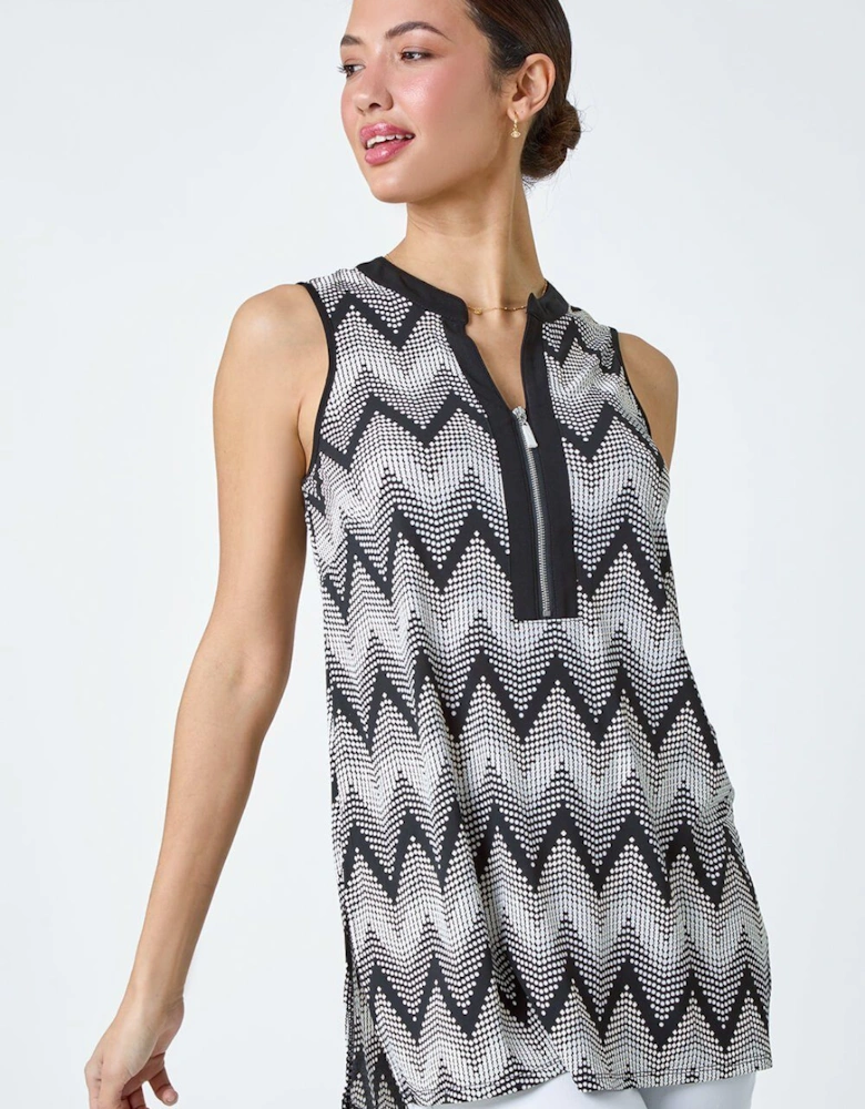 Zip Neck Chevron Puff Print V-Neck Top