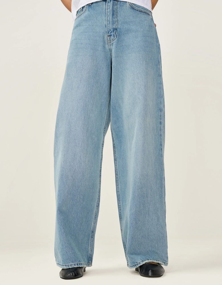 Connie Wide Jean in Light Wash