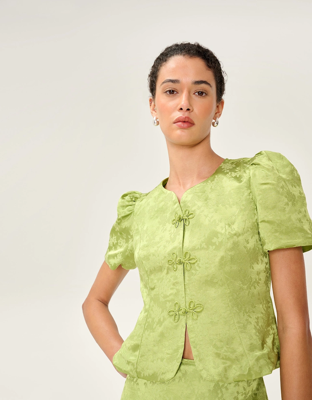 Lorelai Blouse in Lima Bean