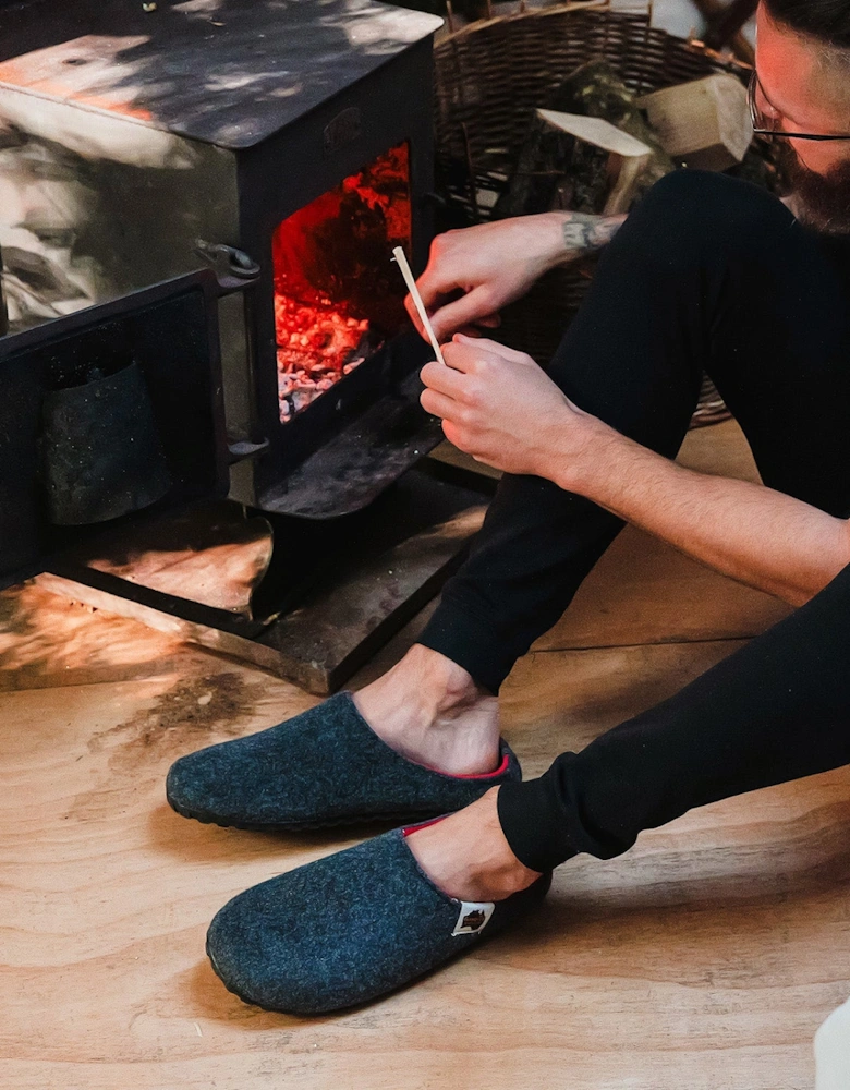 Outback - Men's - Charcoal & Red