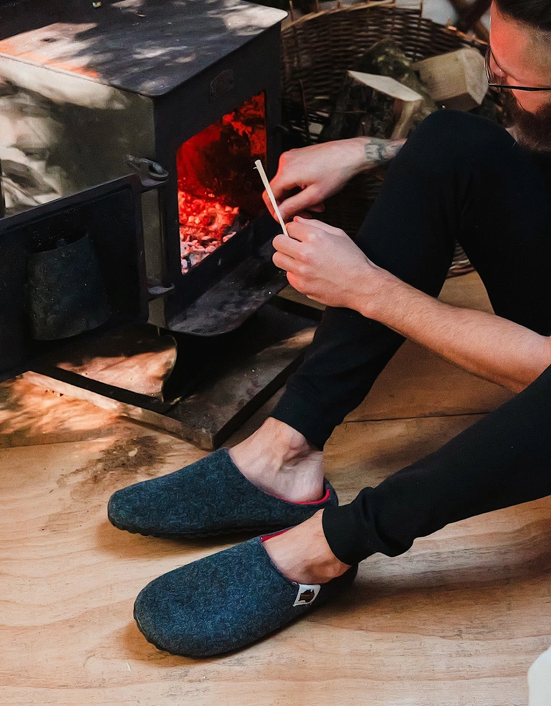 Outback - Men's - Charcoal & Red