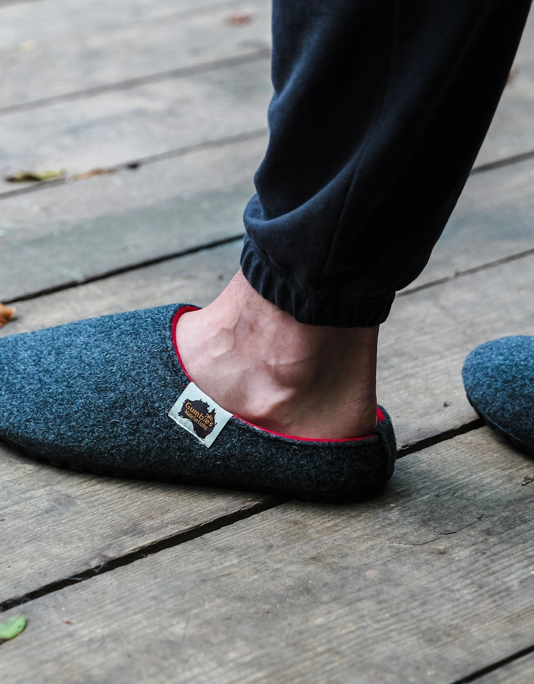 Outback - Men's - Charcoal & Red