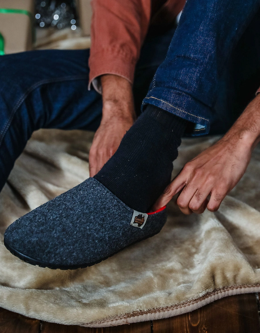 Outback - Men's - Charcoal & Red