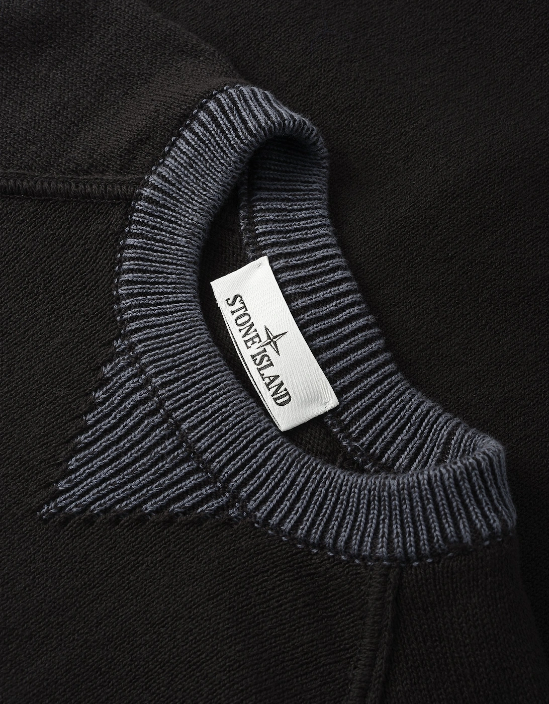 S01D3 COMPASS SWEATER