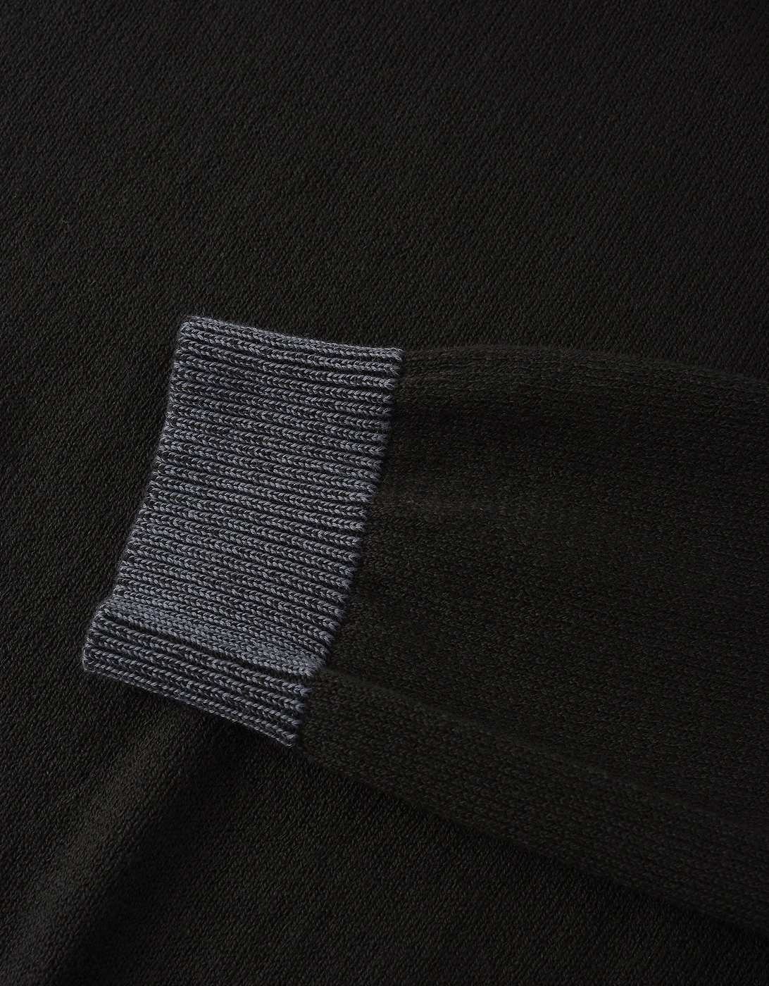 S01D3 COMPASS SWEATER