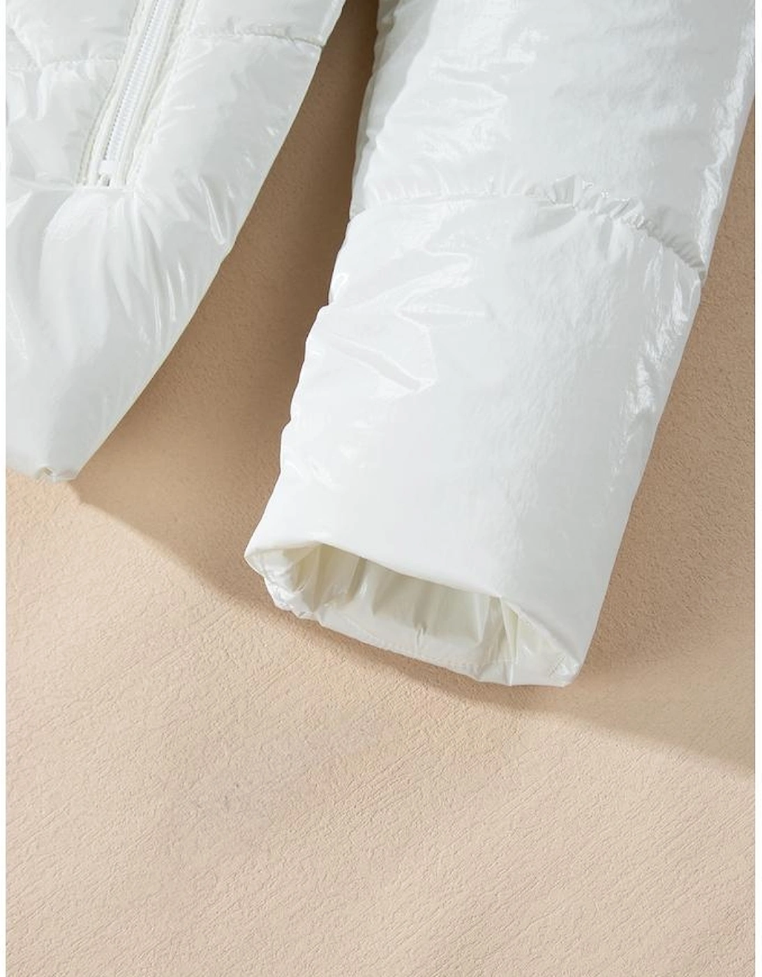 White Solid Quilted Hooded Zip Up Puffer Coat