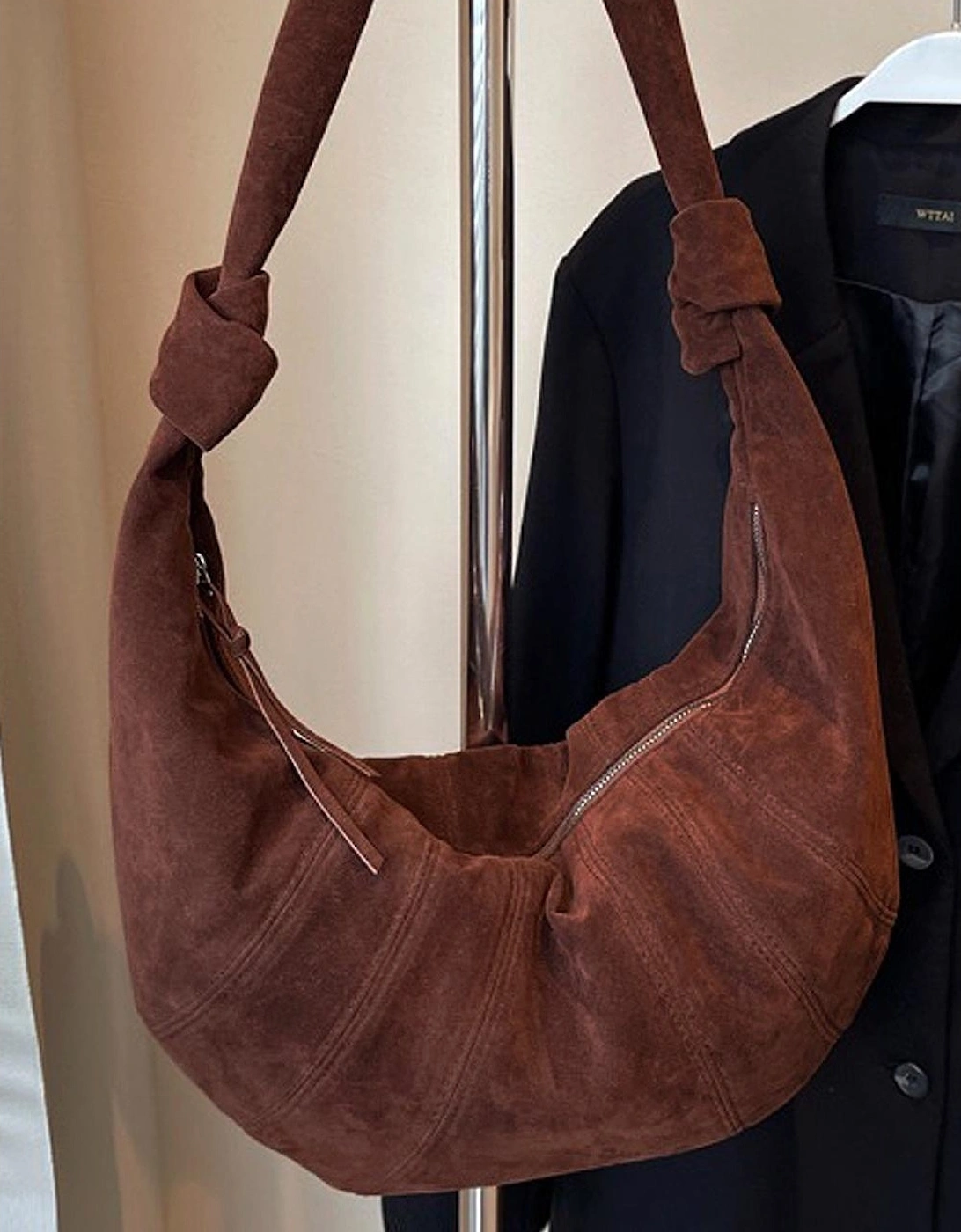 Womens/Ladies Claud Crescent Shaped Crossbody Bag