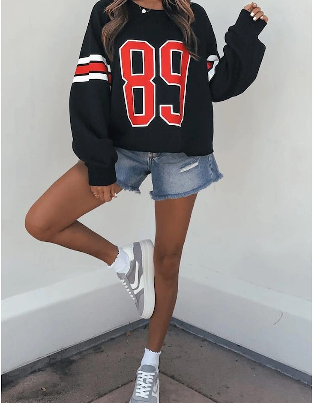 Black Varsity Spirit Striped 89 Graphic Casual Sweatshirt