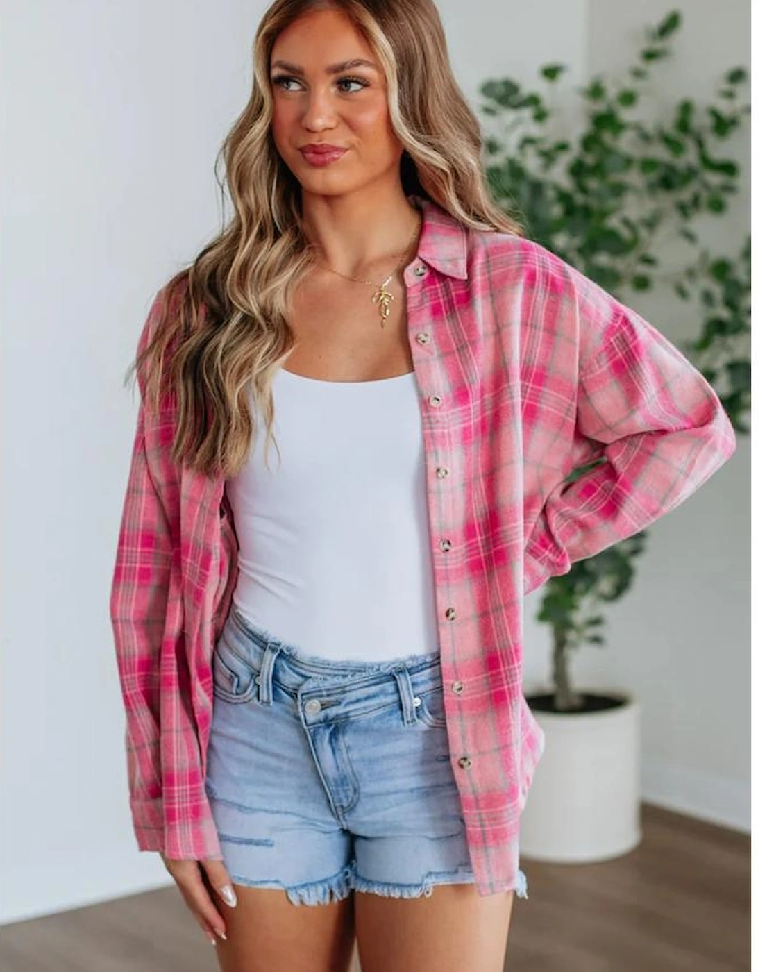 Sachet Pink Plaid Print Rounded Hem Long Sleeve Shirt with Pockets