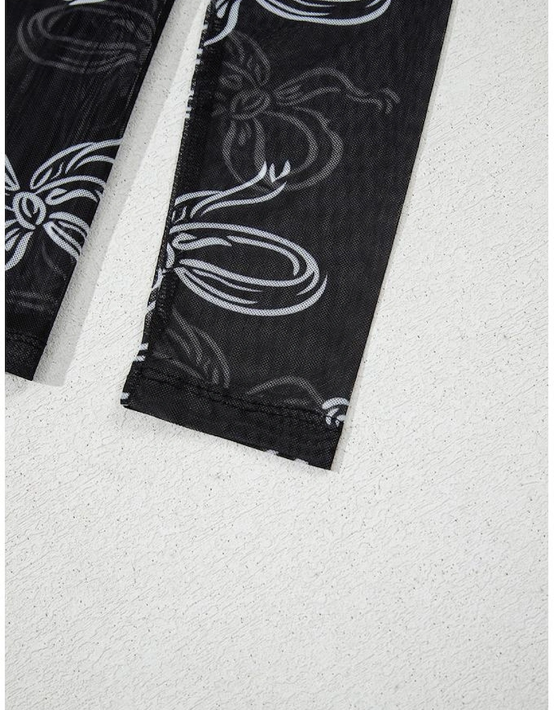 Black Round Neck Bow Print Long Sleeve Mesh Top